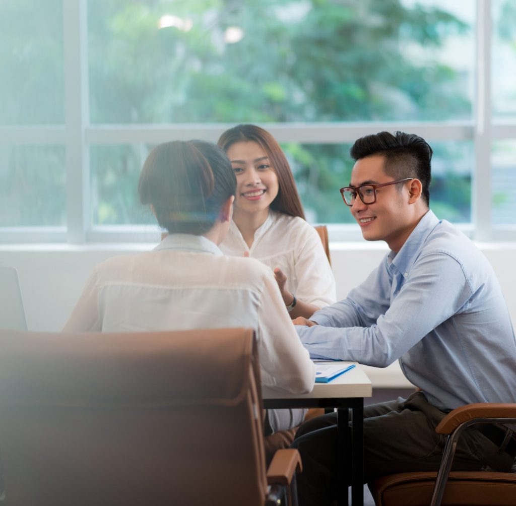 Group,Of,Vietnamese,Business,People,Planning,Their,Work